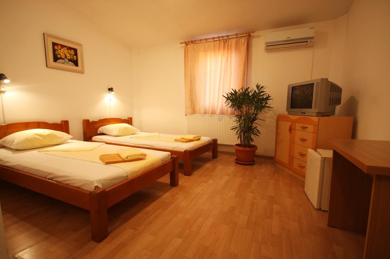 Il Capo Tour Motel Craiova Exterior photo